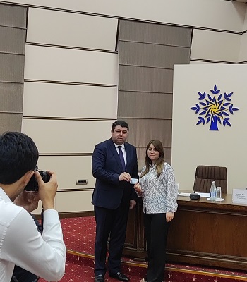 "Daha bir MEK əməkdaşına YAP-a üzvlük vəsiqəsi təqdim edilib"