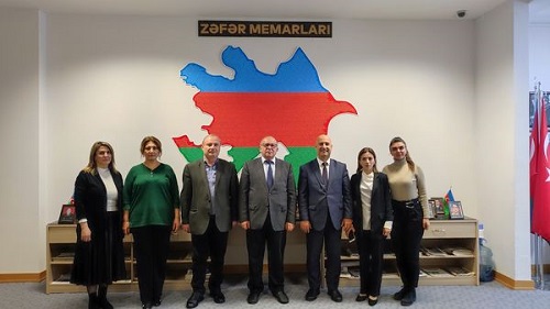 "Xarici alimlər Mərkəzi Elmi Kitabxanada olublar"