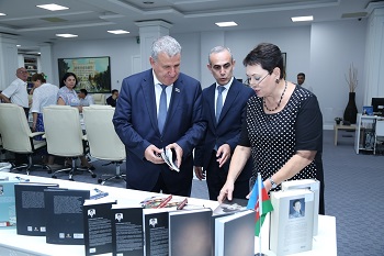 "MEK-də Xalq yazıçısı Elmira Axundovanın kitablarının təqdimatı keçirilib"