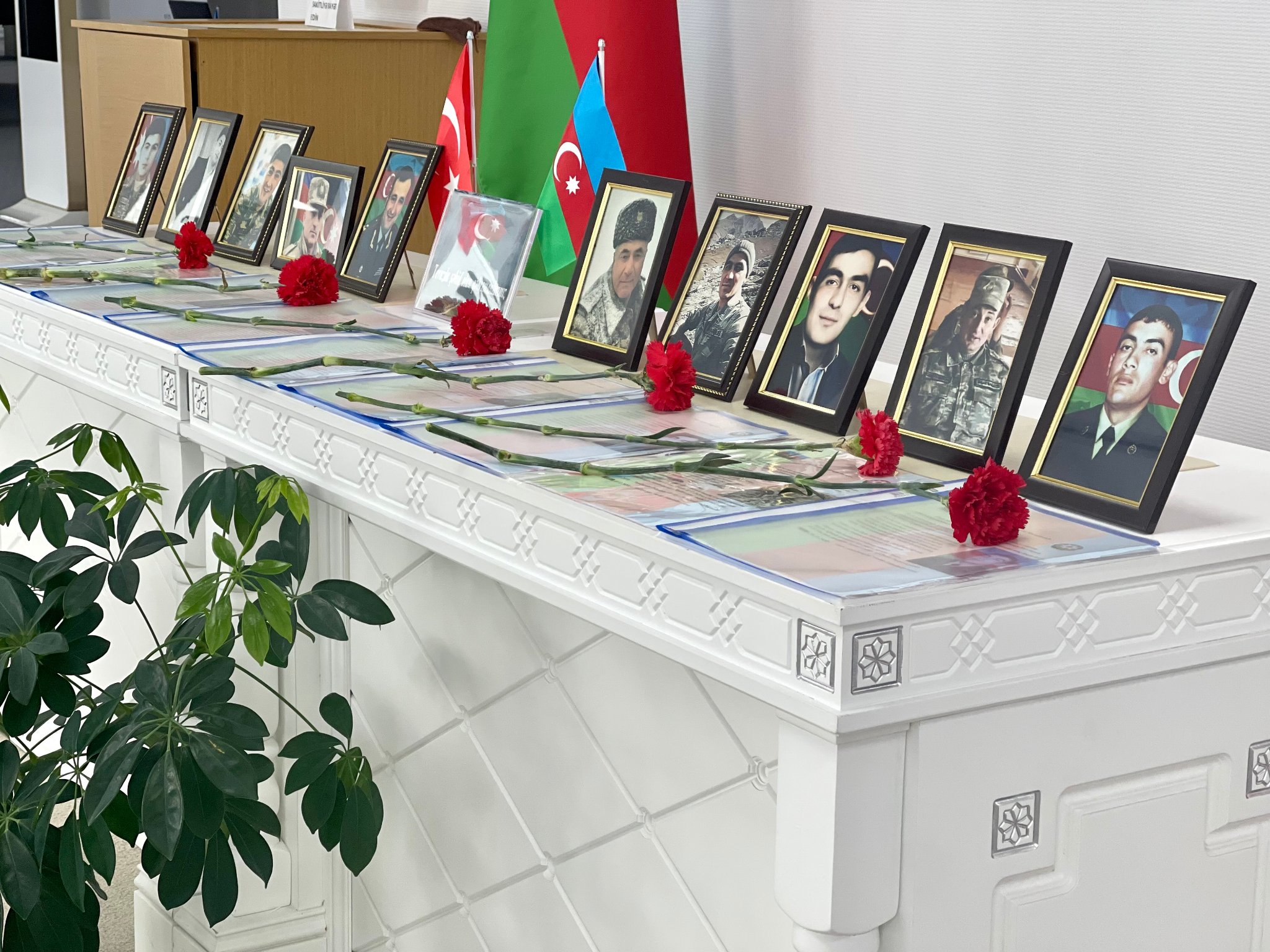 "MEK-də Tovuz döyüşləri şəhidlərinin xatirəsi anılıb, sərgi təşkil edilib"