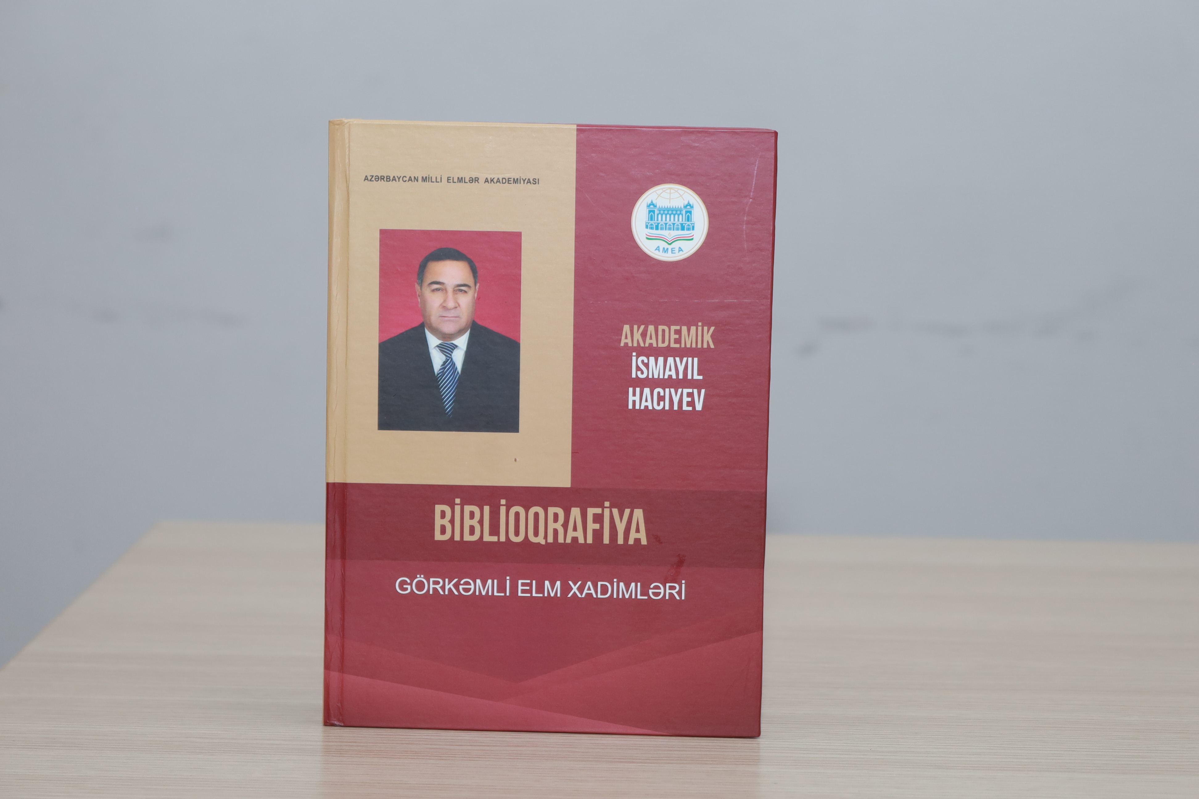 AMEA Naxçıvan Bölməsinin sədri akademik İsmayıl Hacıyevin elmi əsərlərinin biblioqrafiyası çapdan çıxıb