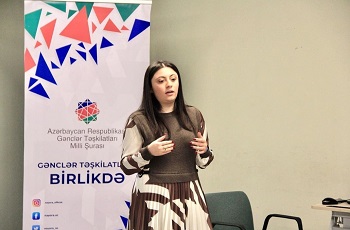 "MEK əməkdaşı “Gənc Elçilər” proqramında təlimçi qismində iştirak edib"